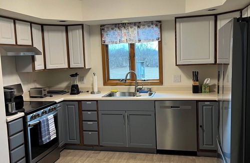Schuylerville House | Charming 3-bedroom farmhouse in enchanting Schuylerville.