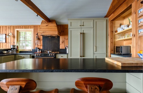 Naples Cabin | Charming 3-bedroom cabin with private sandy beach and dock