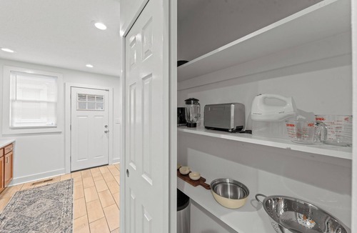 Detroit - Shoreway House | Charming 3-bedroom For Big Families in fabulous Cleveland with AC, WiFi
