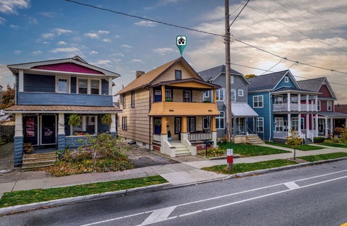 Detroit - Shoreway House | Charming 3-bedroom For Big Families in fabulous Cleveland with AC, WiFi