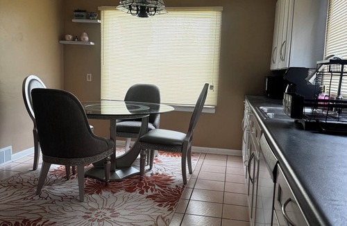 Youngstown House | Charming 3-bedroom house in serene Youngstown 5 minutes from shopping district.