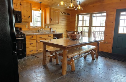 Bradford Cabin | Charming 3-bedroom lodge with WiFi, AC in serene Bradford on trout pond.