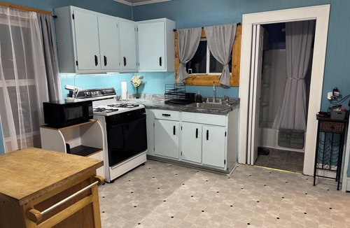 Barnesville House | Charming 3 Bedroom house with plenty of space.