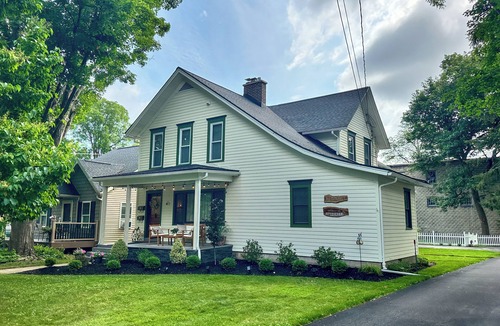 East Aurora House | Charming 3-Bedroom 1.5 Bath East Aurora Village Home walk to Roycroft & Main St