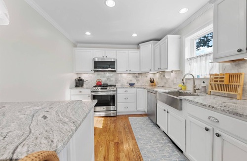 Biddeford Pool House | Charming 4-bedroom cape on Hills Beach Road