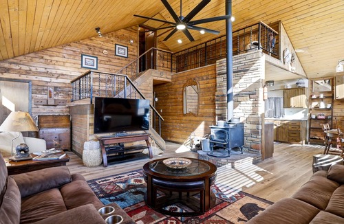 Springerville Cabin | Charming 4-bedroom cabin in Eagar perfect for your getaway