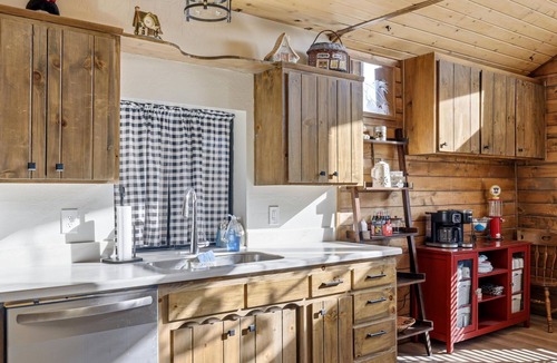 Springerville Cabin | Charming 4-bedroom cabin in Eagar perfect for your getaway