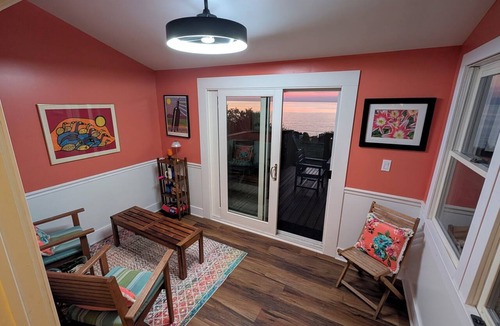 Madison - Lakeland Cottage | Charming 4-bedroom lakefront cottage in Madison. Wine weekend getaways!