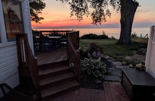 Madison - Lakeland Cottage | Charming 4-bedroom lakefront cottage in Madison. Wine weekend getaways!