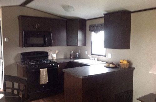 Virgil Cottage | Charming and Cozy 3-bedroom cottage w/AC, WiFi in enchanting Niagara-on-the-Lake