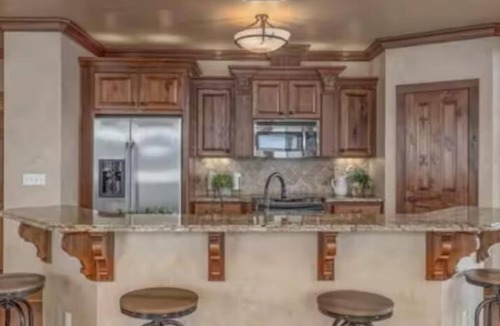 Benton Apartment | Charming Boathouse studio in beautiful Benton, LA with AC!