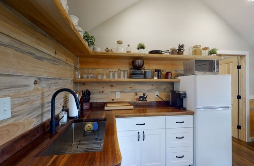 Bath Cabin | Charming Cabin minutes from Keuka Lake
