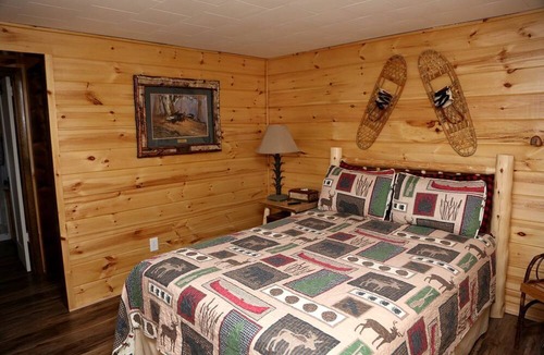 Schroon Lake Cabin | Charming Camping Cabin Rental with Kitchen near Lake George, New York
