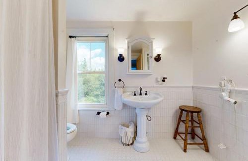 East Sullivan House | Charming Coastal Retreat with Ocean Views, Porch and Private Cabin