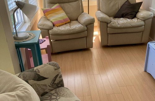 Ocean Park Apartment | Charming cottage apartment close to the beach