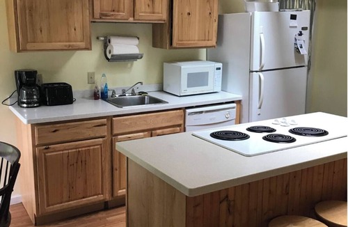 Canadohta Lake Cottage | Charming cottage at Canadohta Lake