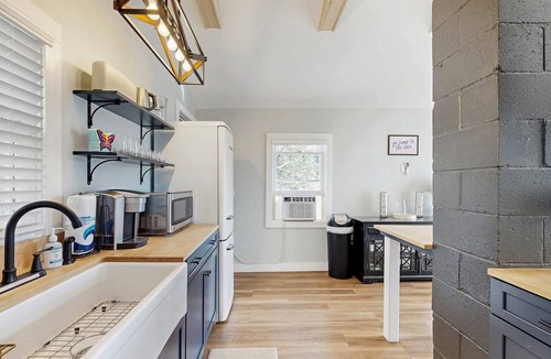Camden Cabin | Charming cottage with a spacious deck overlooking the Megunticook River