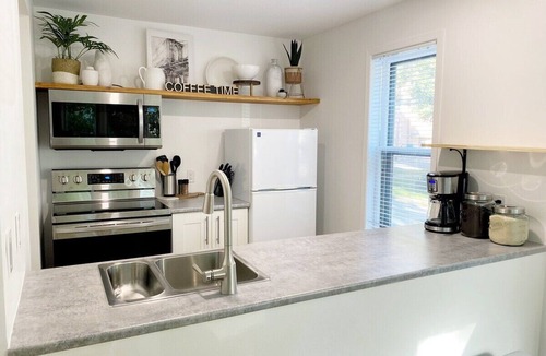 Fredericton House | Charming downtown apartment located in a 2 unit home