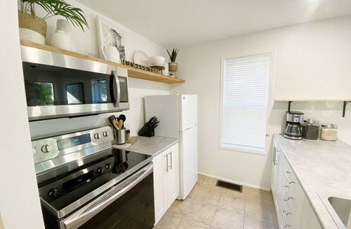 Fredericton House | Charming downtown apartment located in a 2 unit home