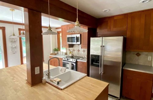 Boles Cottage | Charming Group Cottage with Amazing Equipped Backyard in Arkansas