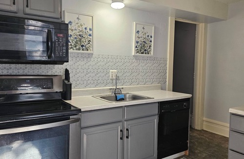 Youngstown House | Charming Heritage Home by YSU