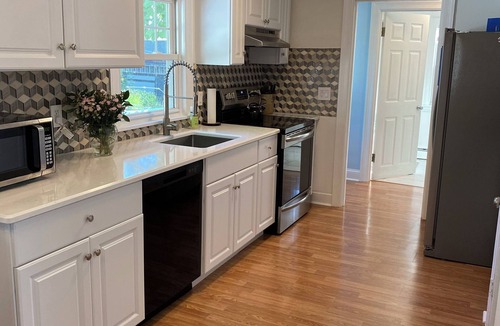 Portland House | Charming Home minutes to Old Port & Thompson Point