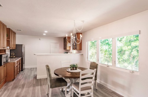 Naples Park Villa | Charming home with amazing location!