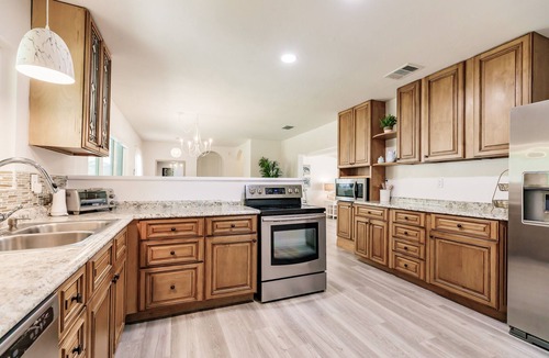Naples Park Villa | Charming home with amazing location!