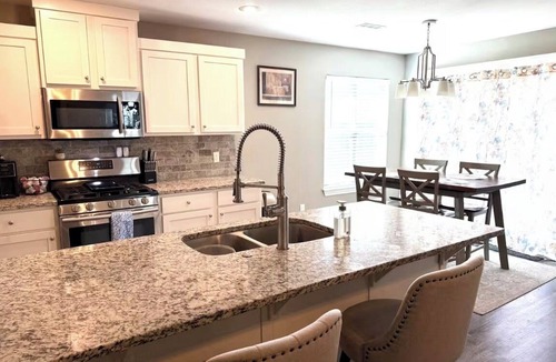 Elkins House | Charming house in peaceful Elkins