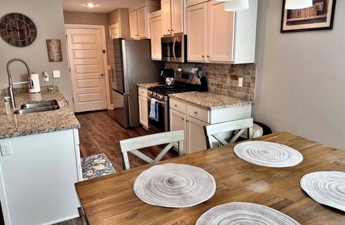 Elkins House | Charming house in peaceful Elkins