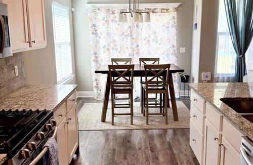 Elkins House | Charming house in peaceful Elkins