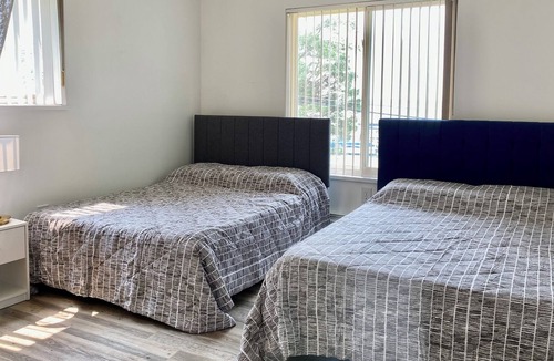 Drayton Plains Apartment | Charming Lakefront Apartment