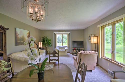 Lewiston Apartment | Charming Lewiston Apt: 10 Miles to Niagara Falls!