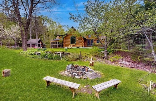 Greenville Cabin | Charming log cabin on 50 acres w/Kayaks, Row boat, Firepit, Skiing and more