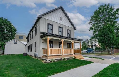 Saratoga Springs House | Charming Newly Renovated House Next Door to Track