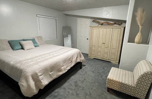 Leeds Other | Charming Orchard Getaway Near Zion. Breakfast Included, Pickleball and Hot tub
