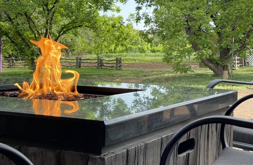 Leeds Other | Charming Orchard Getaway Near Zion. Breakfast Included, Pickleball and Hot tub