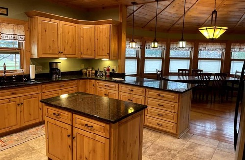 Tellico Plains Cabin | Charming, Pet-Friendly Cabin with Private Lake and Hot Tub, for Unforgettable Retreats to Nature in Tellico Plains