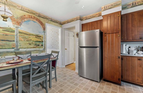 Erie House | Charming Presque Isle 3BR - Near Hospitals & Lake