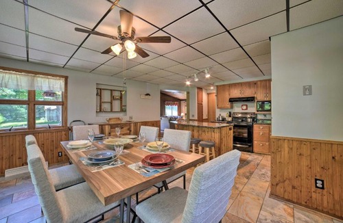 Westford House | Charming Pymatuning Lake House Near Park & Beach