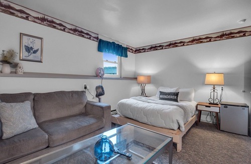 Ellicottville Cabin | Charming Rustic Timberline Lodge - Downtown Ellicottville - Suite 103