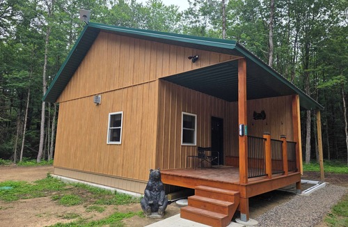 Town of Ephratah Cabin | Charming secluded cabin in Saint Johnsville perfect for relaxing getaway