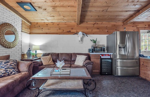 Ellicottville Cabin | Charming Timberline Lodge - Downtown Ellicottville - Suite 102