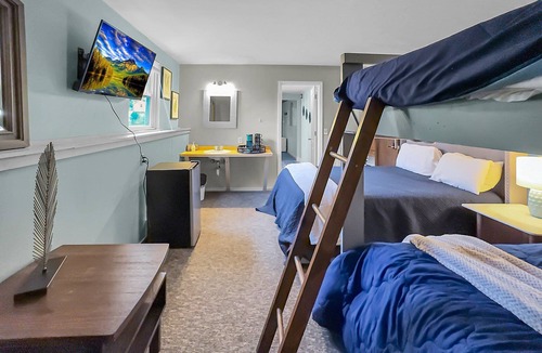 Ellicottville Cabin | Charming Timberline Lodge - Downtown Ellicottville - Suite 102