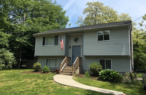 Narragansett House | Charming vacation home in Narragansett