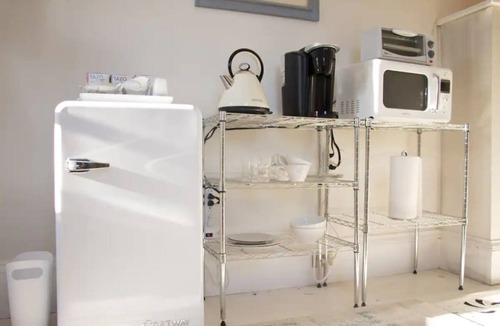 West End Apartment | Charming West End Hideaway. Private Parking
