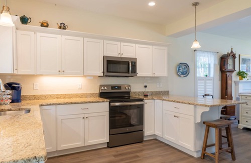 Arundel House | Cheerful 2 Bedroom Vacation Home with Pool!