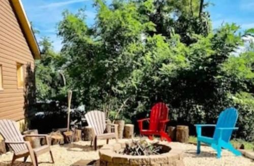 New Kensington House | Cheerful Home | Fire Pit | Sleeps 8