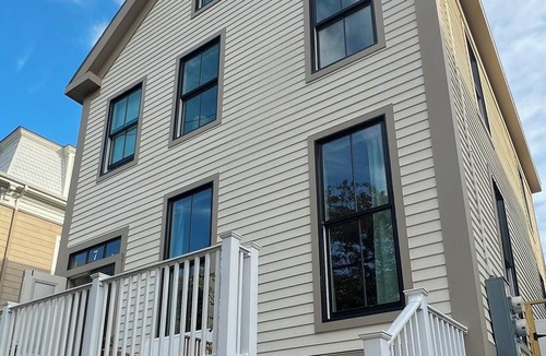 East End House | Chic 3-bedroom house in Munjoy Hill with off-street parking.
