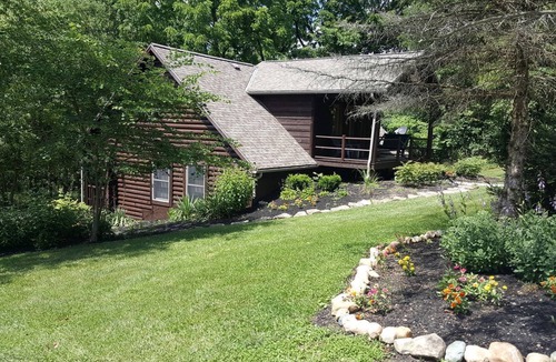 Fredericktown Cabin | Chic One-Bedroom Suite With Jacuzzi Tub for Romantic Getaway near Columbus, Ohio